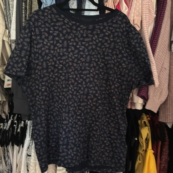 Express men’s fitted tee - Picture 3 of 3